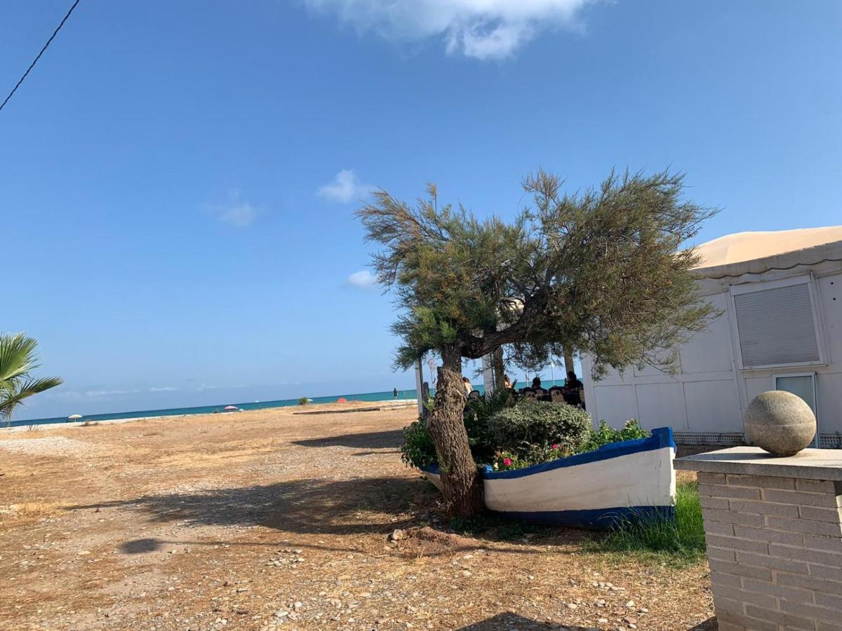Beachfront Apartment With A Private Garden On The Ground Floor Moncofar Exterior photo