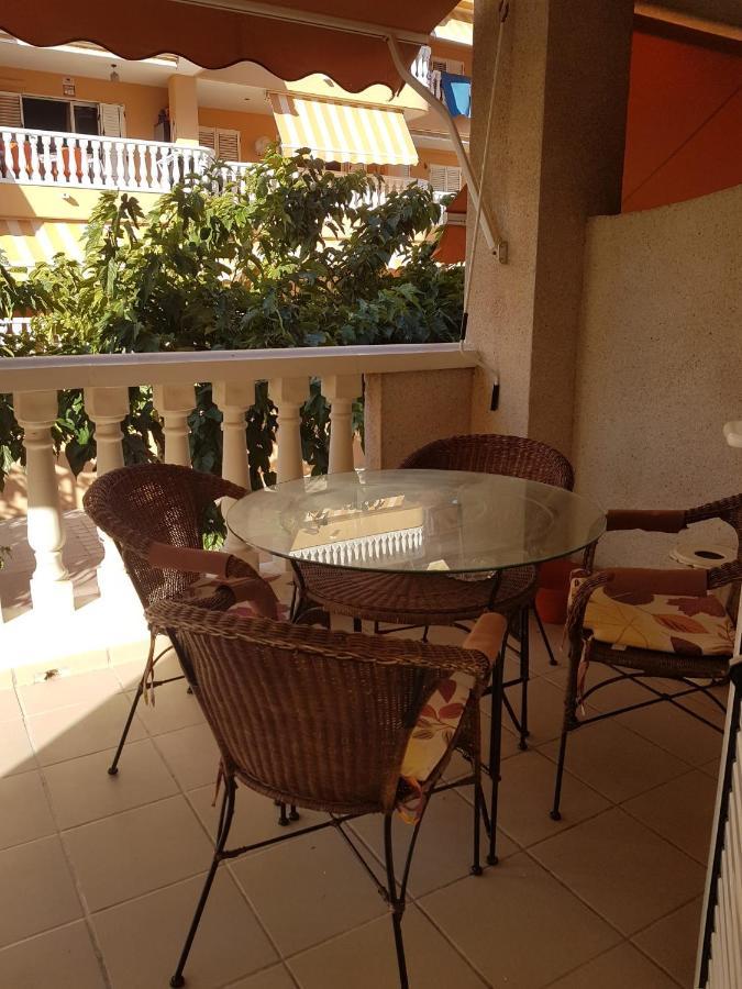 Beachfront Apartment With A Private Garden On The Ground Floor Moncofar Exterior photo