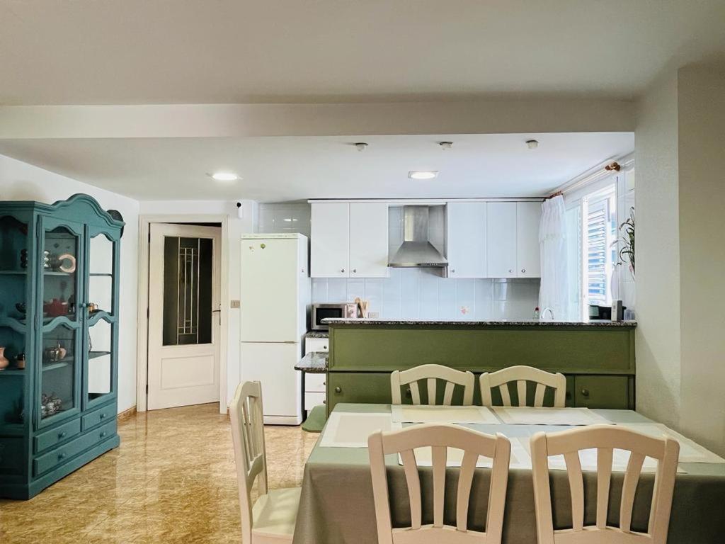 Beachfront Apartment With A Private Garden On The Ground Floor Moncofar Exterior photo